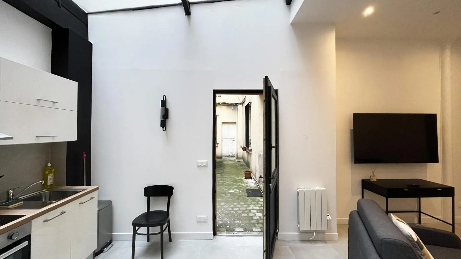 Urban Flat 08 - The Panoramic Flat In Paris